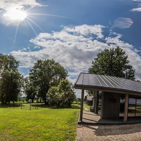 Holiday Home Uzbazes Valmiera Bilik gambar