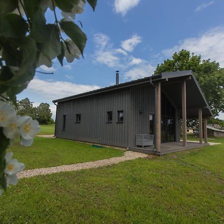 Holiday Home Uzbazes Valmiera Luaran gambar