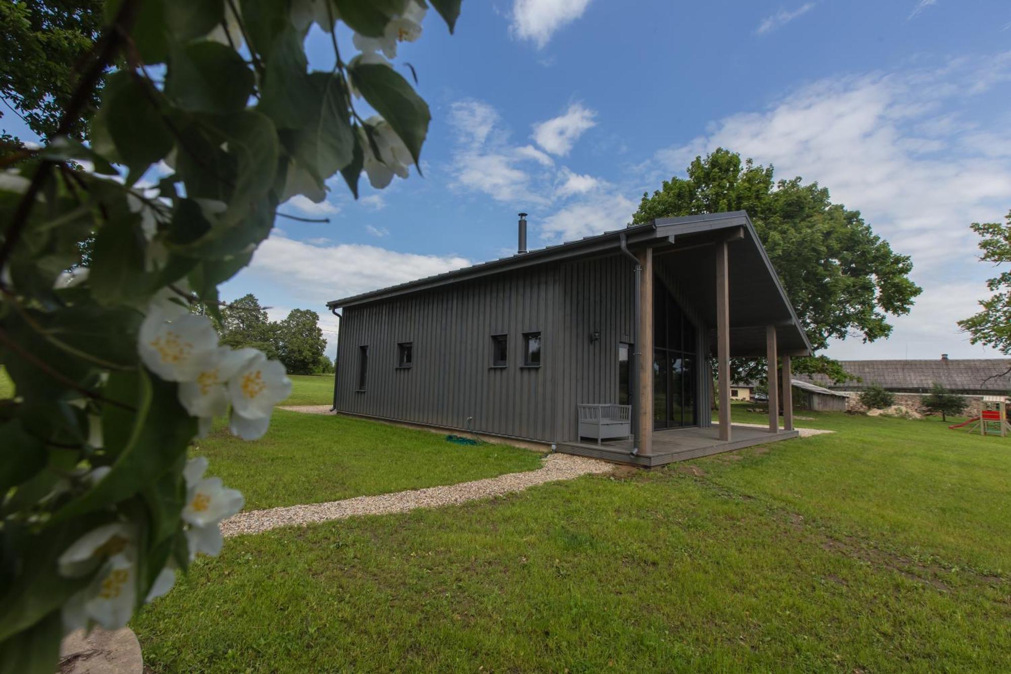 Holiday Home Uzbazes Valmiera Luaran gambar
